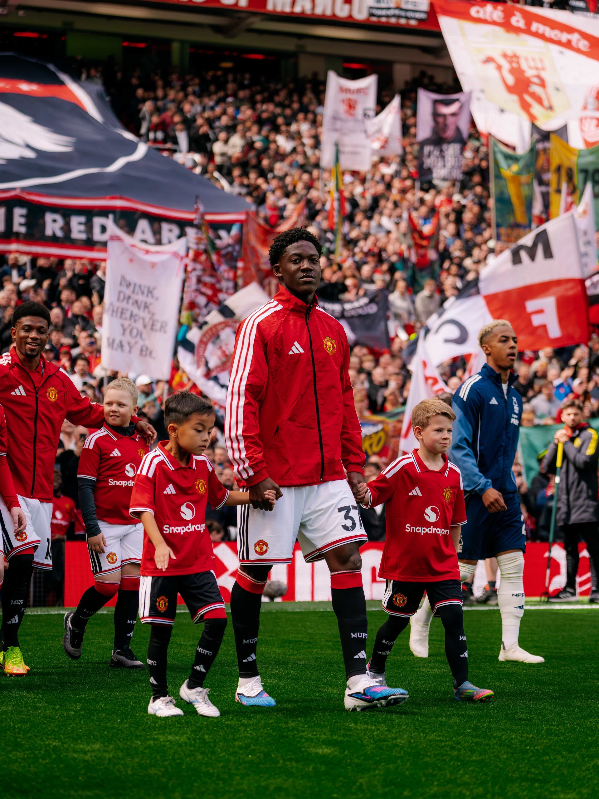 Manchester United 2026/27 Home Kit Debut